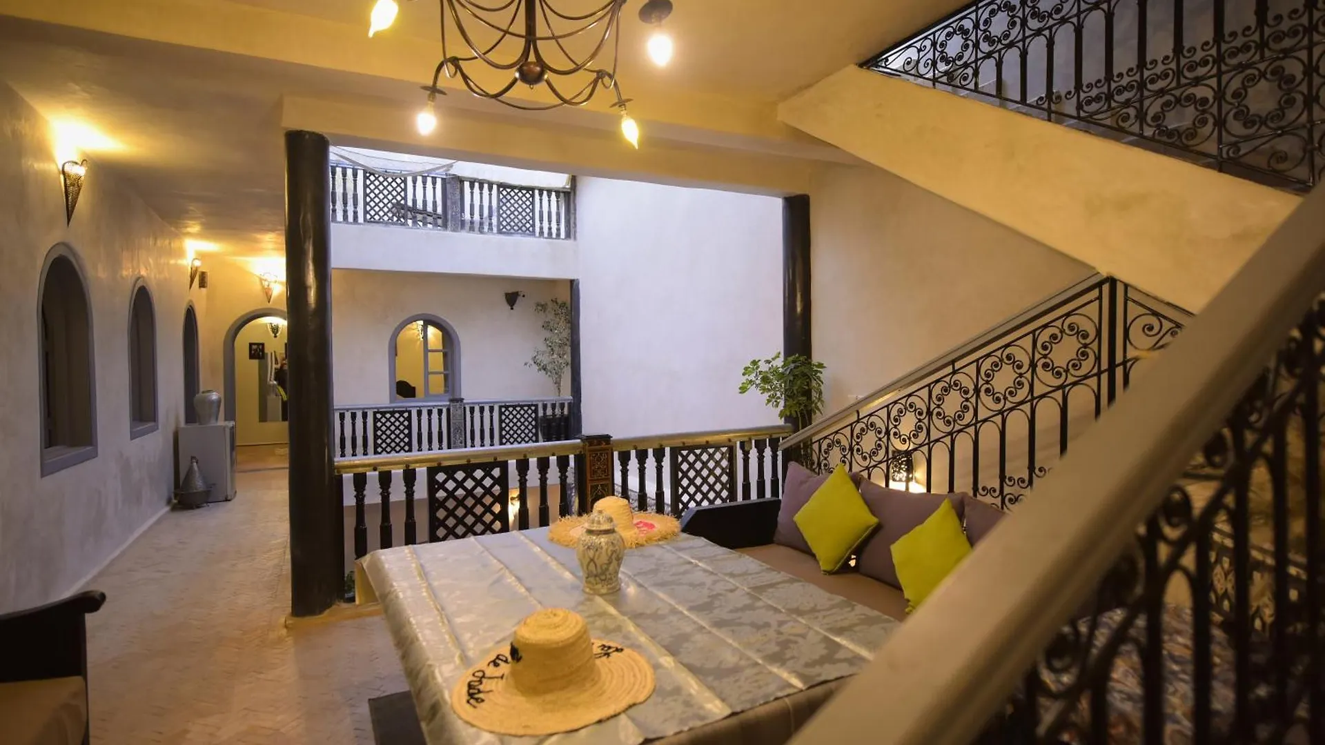 Maison d'hôtes privatisée avec piscine chauffée, jacuzzi, service hôtelier Marrakesh